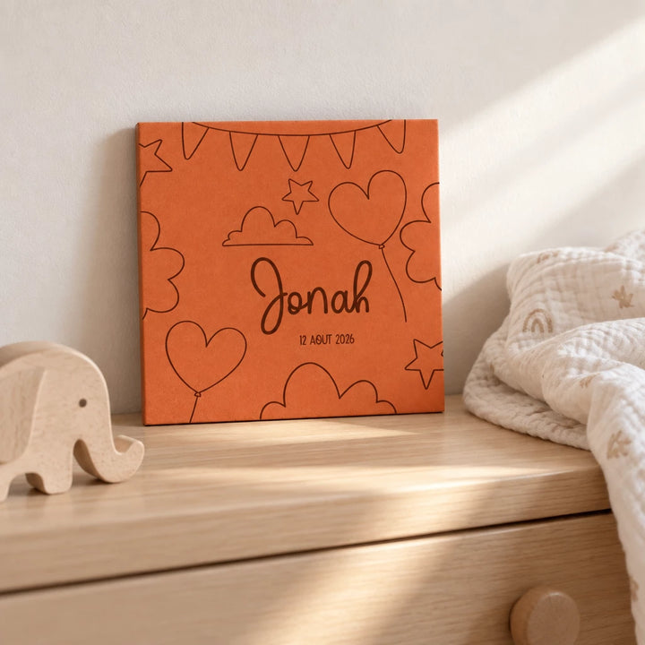Carreau décoratif personnalisé motif dans le ciel avec prénom et date de naissance — vue en situation