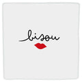 Carreau décoratif blanc « bisou » avec une bouche rouge, vu de face sur fond blanc.