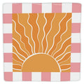 Carreau décoratif Sunshine, soleil jaune et bordure à carreaux roses et blancs, vu de face sur fond blanc.