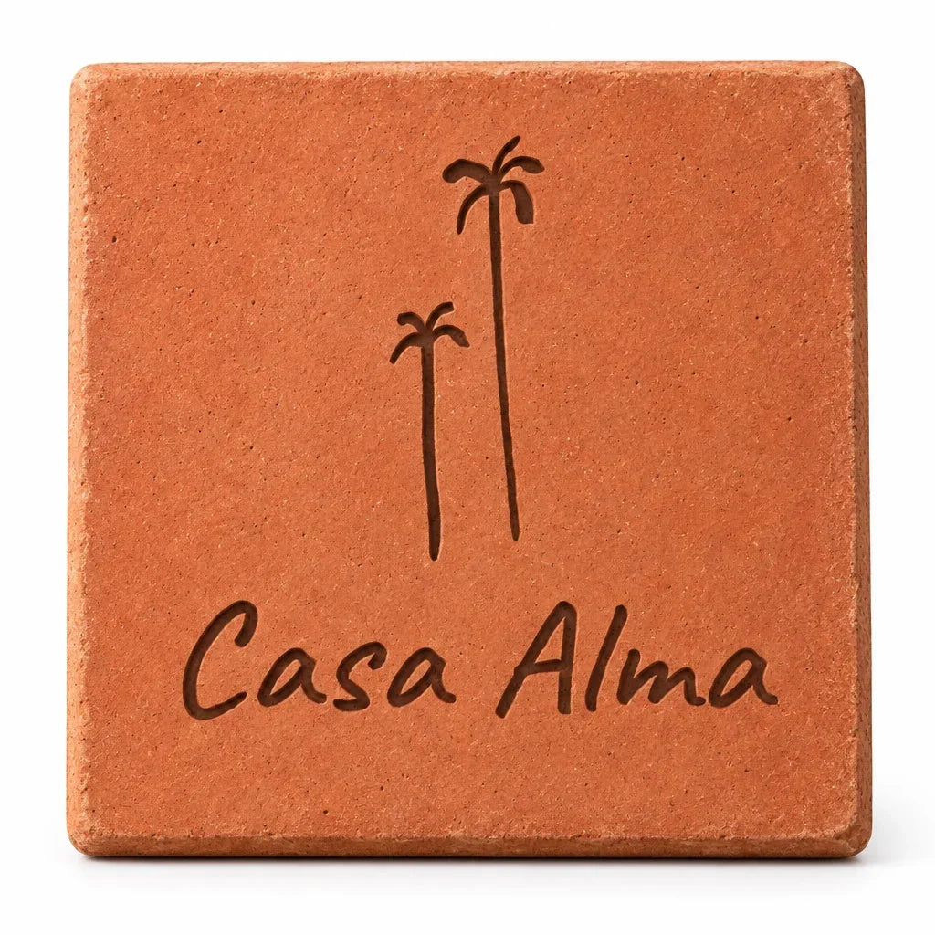 Plaque en terre cuite Casa avec deux palmiers, format carré 13 × 13 cm — fond blanc