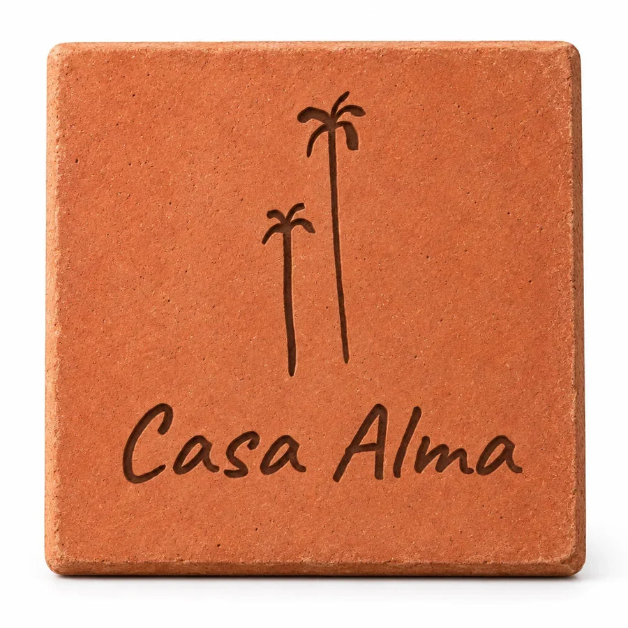 Plaque en terre cuite Casa avec deux palmiers, format carré 13 × 13 cm — fond blanc