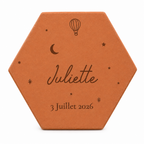 Cadeau de naissance, tomette hexagonale personnalisée en terre cuite de Salernes gravée au laser, ambiance nuit étoilée bébé.