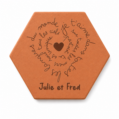 Mariage: tomette hexagonale personnalisée, terre cuite de Salernes gravée au laser, offerte à la main