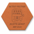 Cadeau famille personnalisé, tomette hexagonale personnalisée en terre cuite de Salernes gravée au laser.