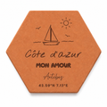 Souvenir de Provence : tomette hexagonale personnalisée, terre cuite de Salernes gravée au laser.