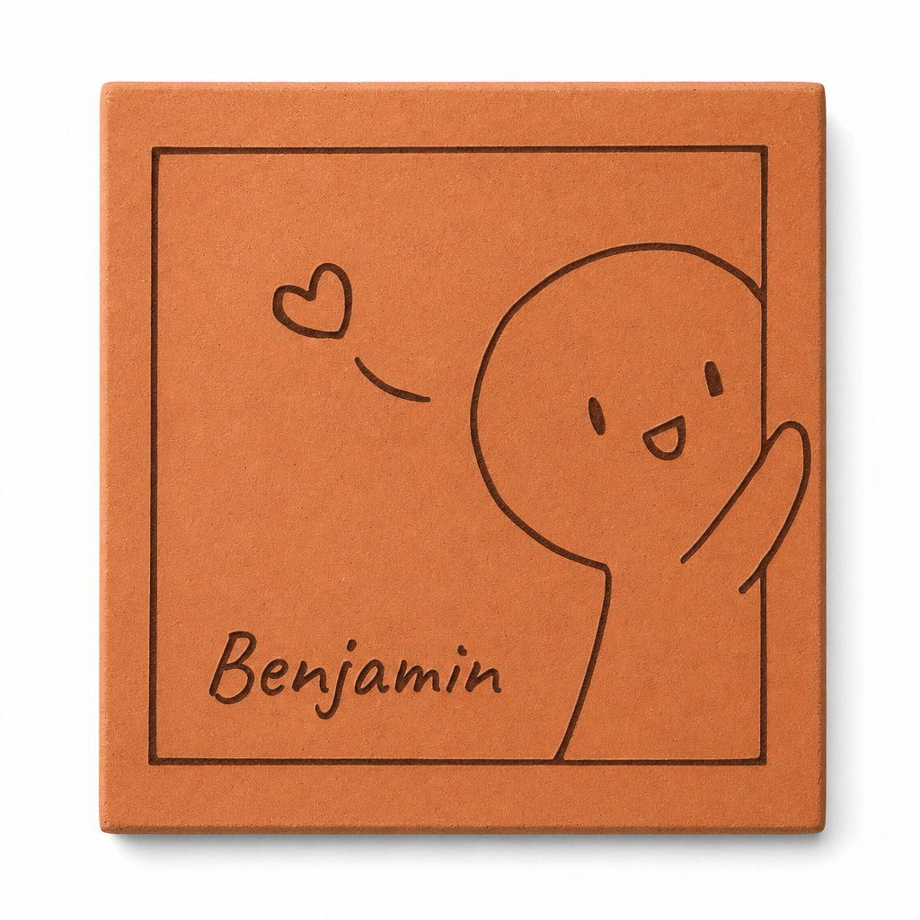 Cadeau Saint-Valentin en duo, tomette hexagonale personnalisée en terre cuite de Salernes gravée au laser.
