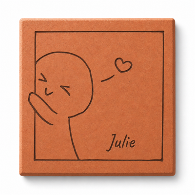 Cadeau couple pour la Saint-Valentin, tomette hexagonale personnalisée en terre cuite de Salernes gravée au laser.
