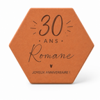 Cadeau meilleure amie 30 ans, tomette hexagonale en terre cuite de Salernes gravée au laser
