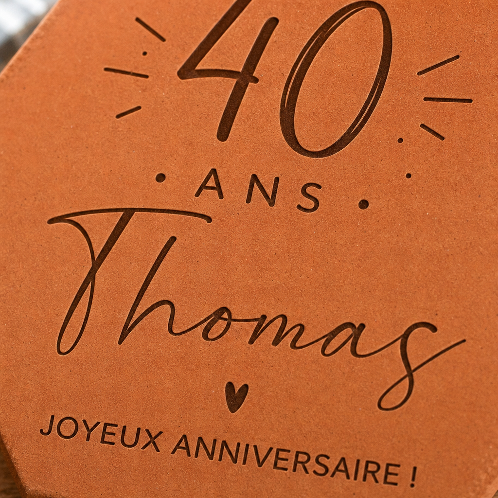 Cadeau meilleure amie 40 ans, tomette hexagonale en terre cuite de Salernes gravée au laser