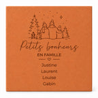 Carreau personnalisé « Petits bonheurs en famille », quatre personnages et prénoms gravés, sur fond blanc.