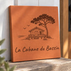 Plaque en terre cuite de Salernes motif Cabane, gravure laser, format hexagonal — détail du motif