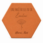 Tomette personnalisée Merci maîtresse avec motif éventail cœur et message de remerciement — vue sur fond blanc