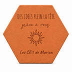 Tomette Merci maîtresse avec motif soleil flamboyant et message pour enseignant — vue sur fond blanc