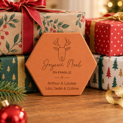 Decorative tile Christmas — Reindeer in terracotta, with a Christmas reindeer and heart framed by lines. — lifestyle view